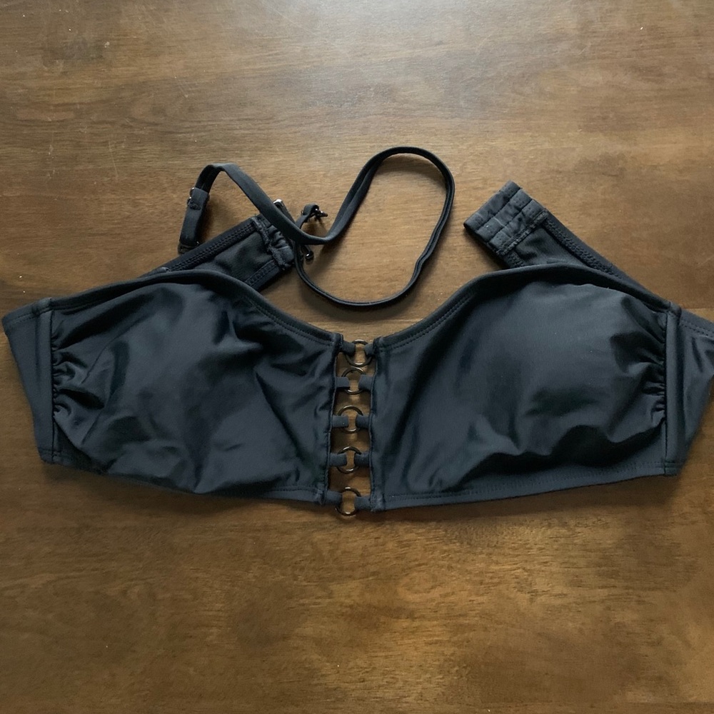 Strapless swimsuit top